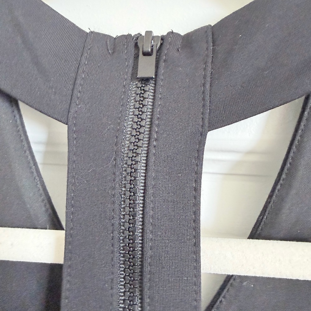 Express Black Structured Cross Front Crop Top Siz… - image 7